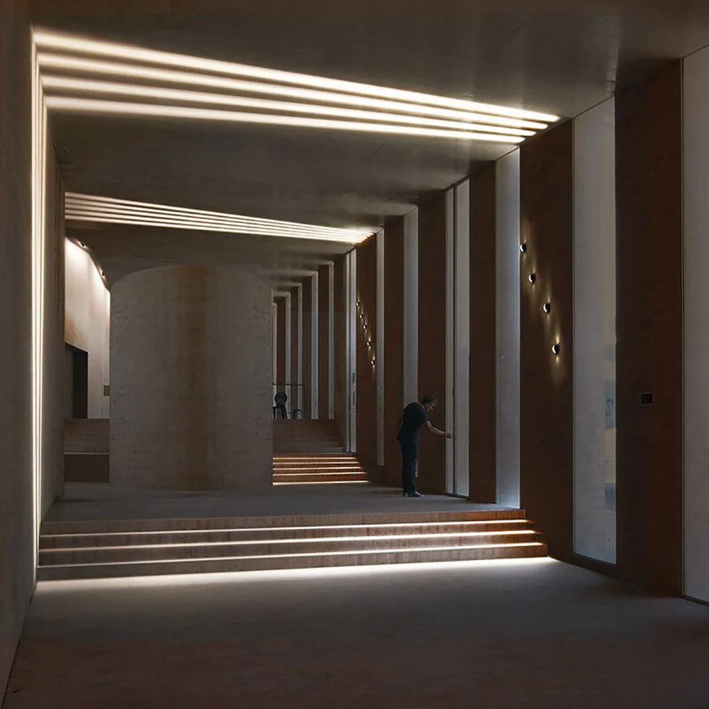 CDW8 LED Linear Window Light with 9W Narrow Beam Light Design - Image 4
